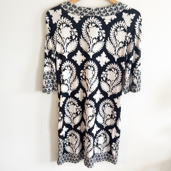 Diane Von Furstenberg SILK BLACK/WHITE INDIAN BROCADE FLORAL STAMP DRESS sz 8 - Picture 6 of 8